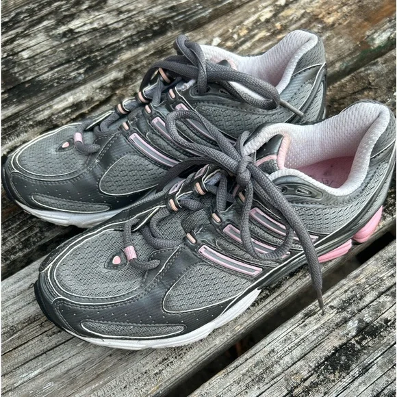 Adidas A3 Womens Pink and Gray Running Athletic Shoes. Size 6 EUC